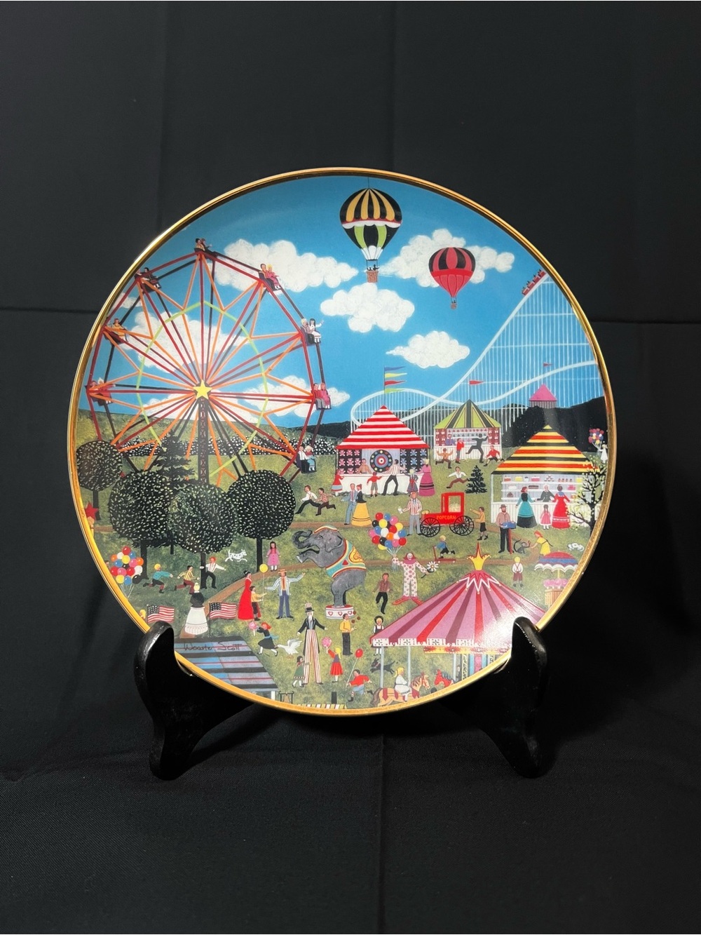 Franklin Mint Country Colorful Carnival Decorative Plate with Gold Rim.8 inch.